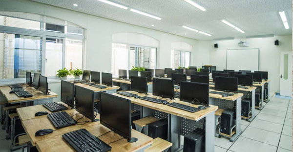 多媒體教學設備一套多少錢？